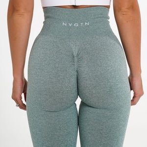 NWT NVGTN Sage Green Scrunch Butt  leggings sz XS